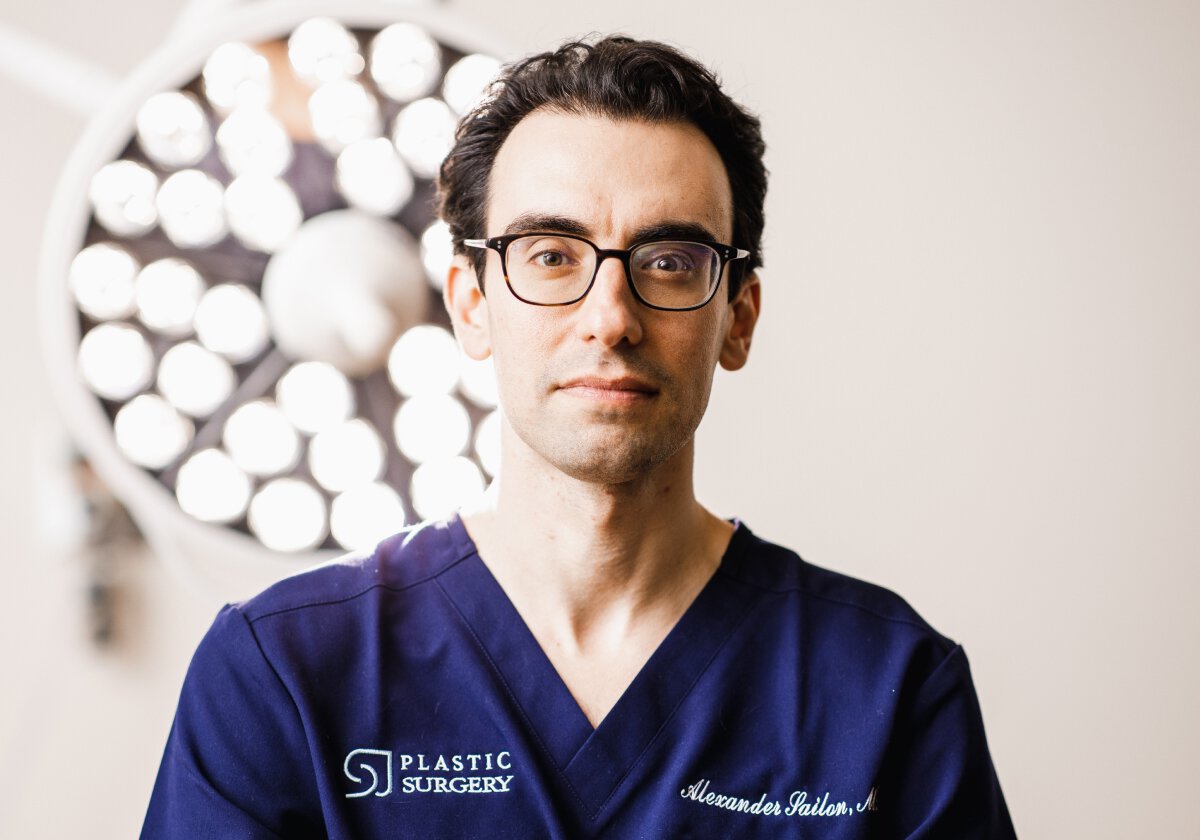 Virginia Beach board-certified plastic surgery provider Dr. Alexander M. Sailon